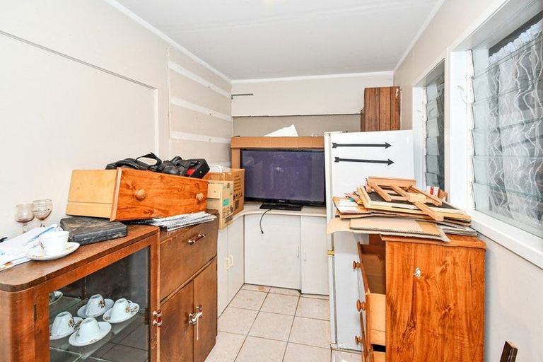 Photo of property in 24 Eugenia Rise, Totara Heights, Auckland, 2105