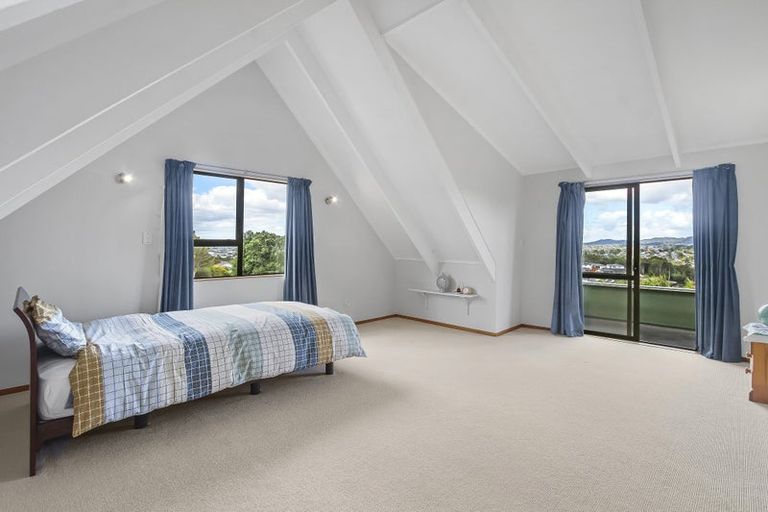 Photo of property in 1/254 Sturges Road, Henderson, Auckland, 0612