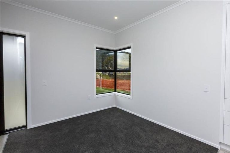 Photo of property in 1 Fitch Lane, Wallaceville, Upper Hutt, 5018