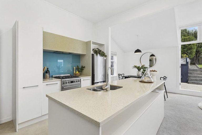 Photo of property in 30 Cleveland Street, Brooklyn, Wellington, 6021