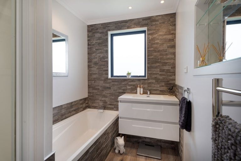 Photo of property in 4 Langwell Place, Papakowhai, Porirua, 5024