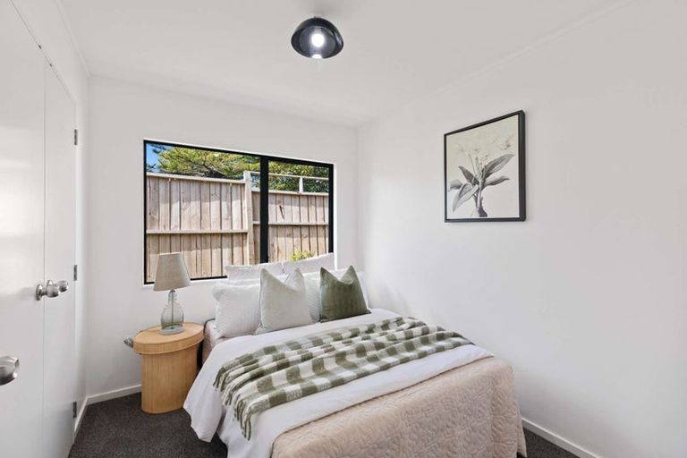 Photo of property in 19 Lasque Place, Glen Eden, Auckland, 0602