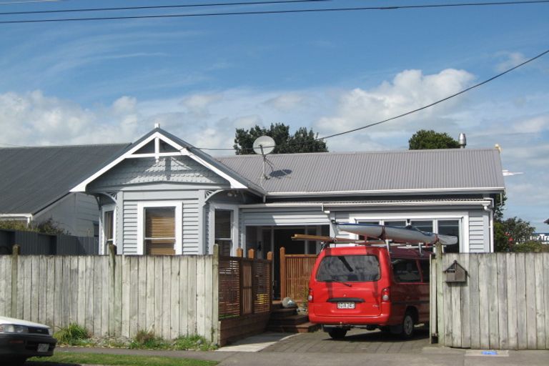 Photo of property in 32 Buller Street, New Plymouth, 4310