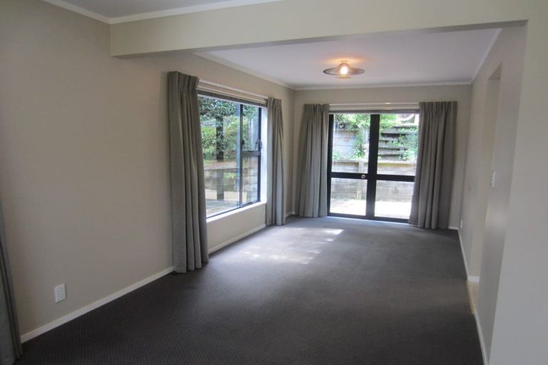 Photo of property in 99 Woodman Drive, Tawa, Wellington, 5028