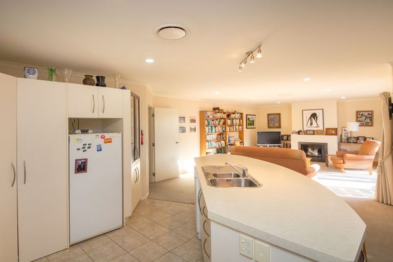 Photo of property in 158 Ruapehu Drive, Fitzherbert, Palmerston North, 4410