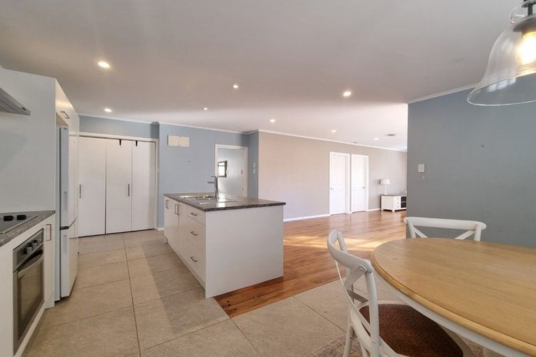 Photo of property in 20 Dobell Road, Stanmore Bay, Whangaparaoa, 0932
