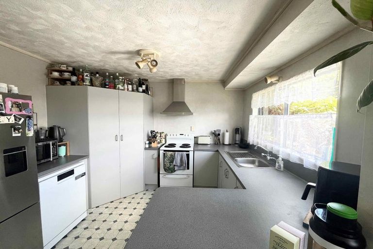 Photo of property in 1/10 Miriam Corban Heights, Henderson, Auckland, 0612