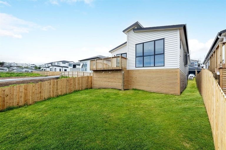 Photo of property in 18 Ta Moko Drive, Gulf Harbour, Whangaparaoa, 0930