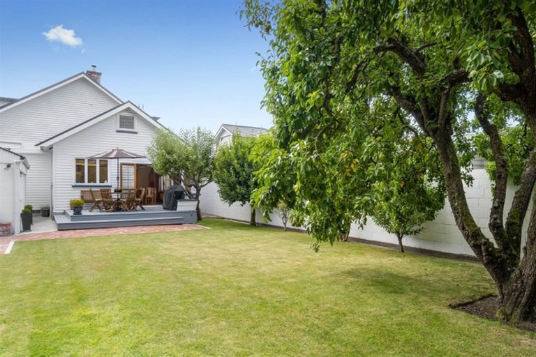 Photo of property in 128 Knowles Street, St Albans, Christchurch, 8052