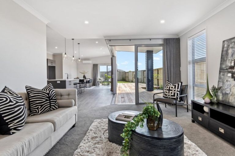 Photo of property in 9 Hanlow Place, Pyes Pa, Tauranga, 3112