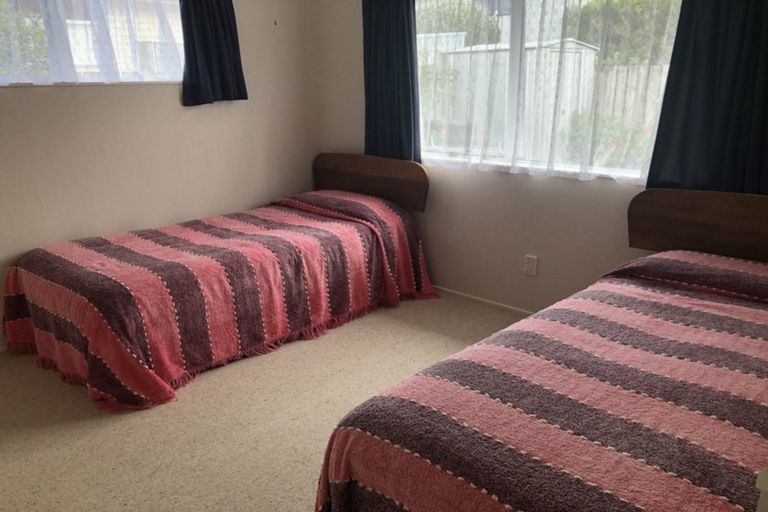 Photo of property in 98d Lakeside Drive, Orewa, 0931