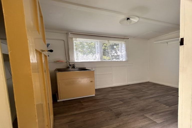 Photo of property in 2 Cambridge Street, Gonville, Whanganui, 4501