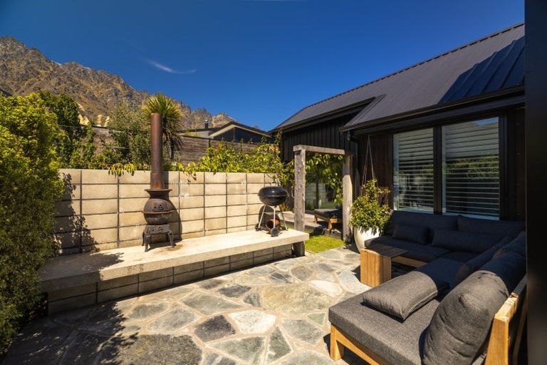 Photo of property in 9 Howden Drive, Jacks Point, 9371