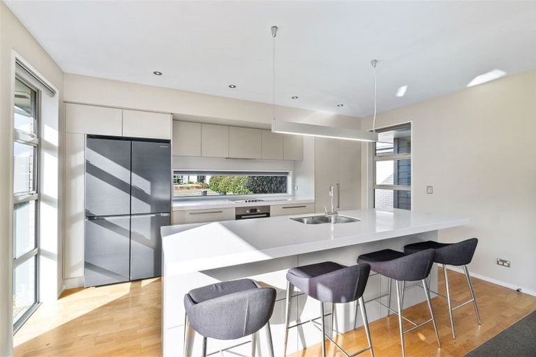 Photo of property in 33 Mariposa Crescent, Aidanfield, Christchurch, 8025