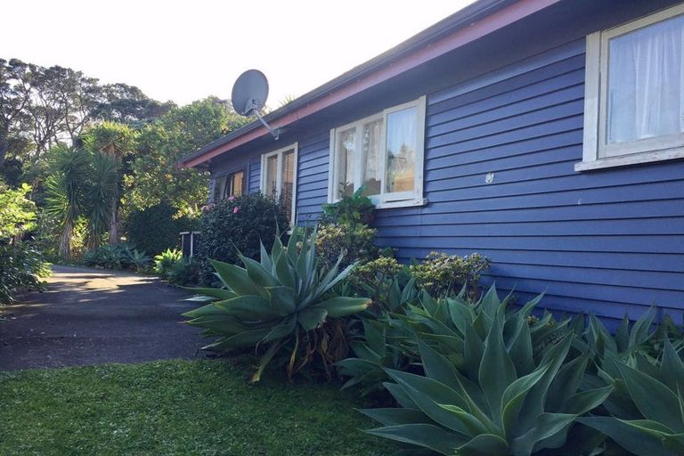 Photo of property in 21a Page Point, Mellons Bay, Auckland, 2014