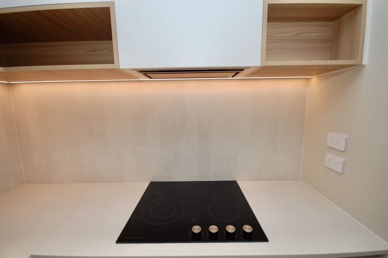 Photo of property in 8/139 Tirimoana Road, Te Atatu South, Auckland, 0602