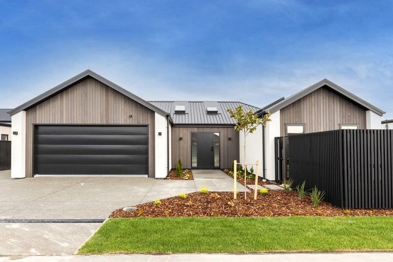 Photo of property in 2 Perehia Mews, Marshland, Christchurch, 8083