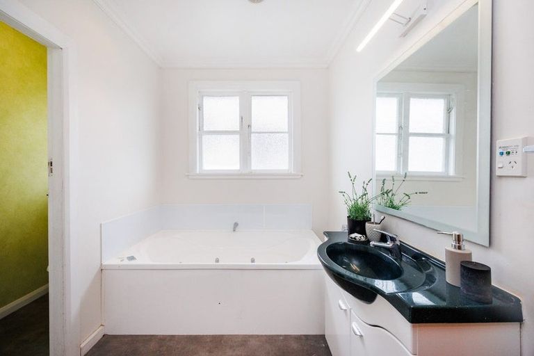 Photo of property in 7 Hobson Place, Takaro, Palmerston North, 4412