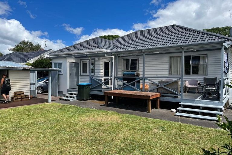 Photo of property in 22 Kiwitea Street, Sandringham, Auckland, 1041