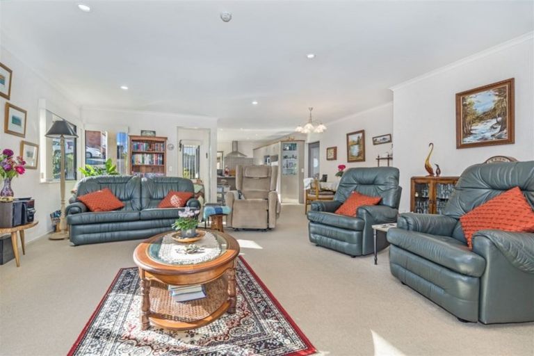 Photo of property in 15a Churchill Street, Kensington, Whangarei, 0112