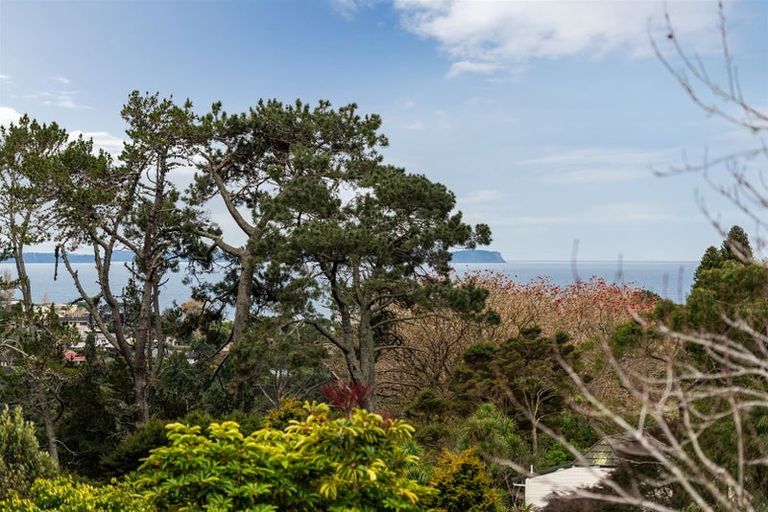 Photo of property in 10a Aberdeen Road, Campbells Bay, Auckland, 0620