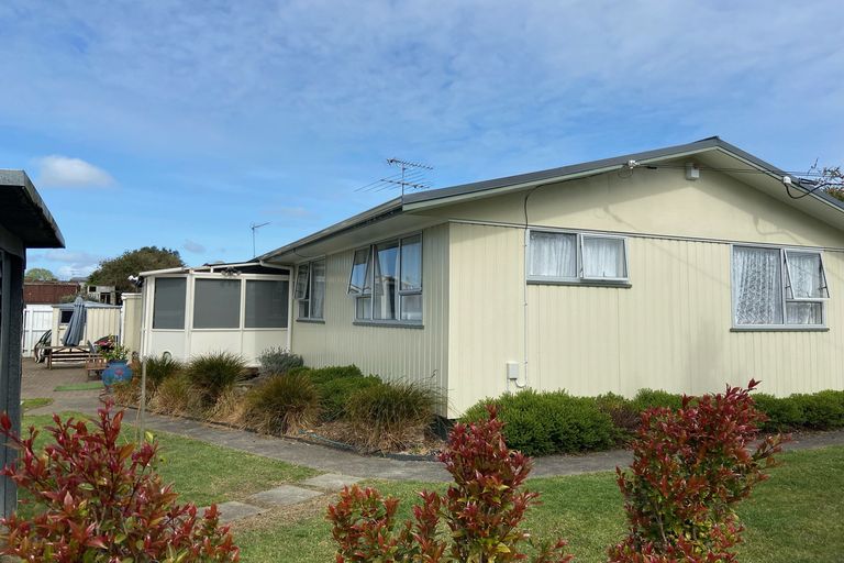 Photo of property in 1/18 Matipo Road, Te Atatu Peninsula, Auckland, 0610