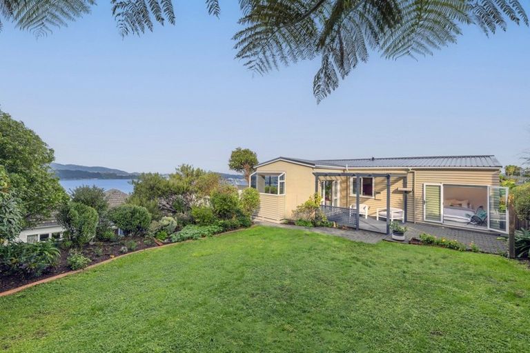 Photo of property in 13 Whitu Street, Khandallah, Wellington, 6035