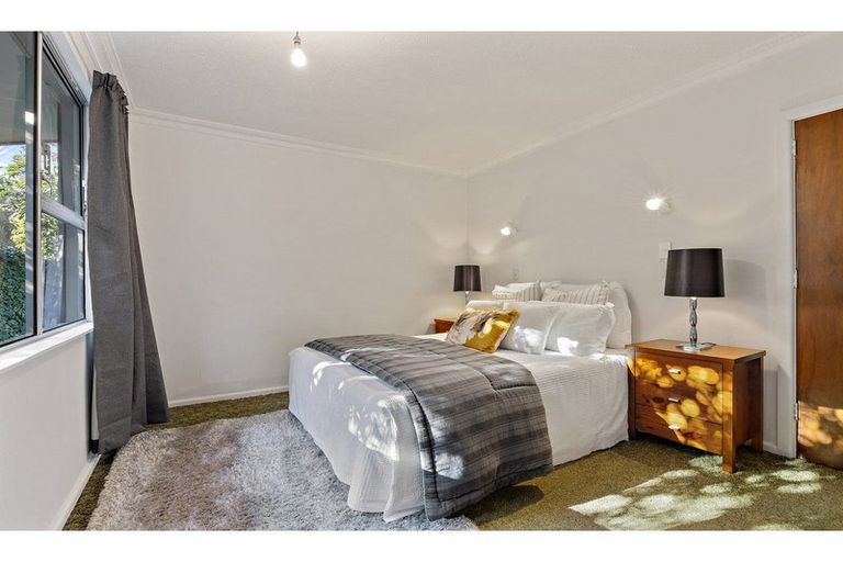 Photo of property in 6 Hartford Street, Burnside, Christchurch, 8053