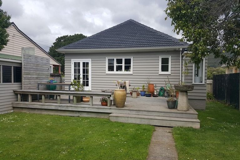 Photo of property in 142 Oxford Terrace, Epuni, Lower Hutt, 5011