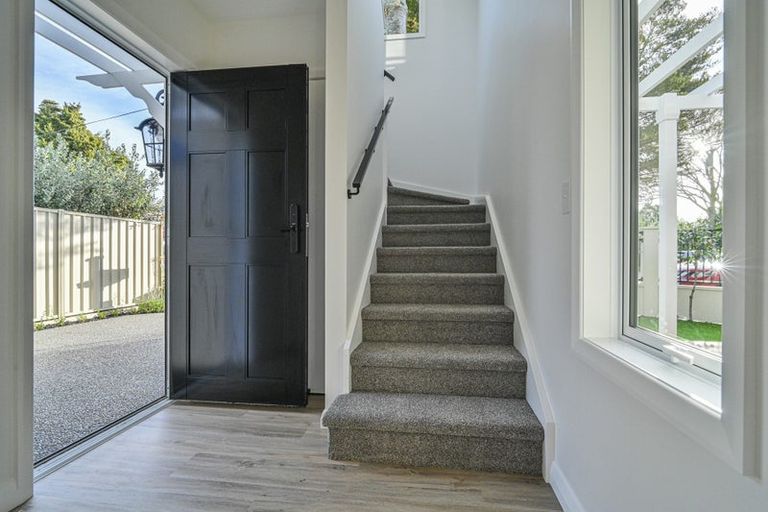 Photo of property in 9d Church Road, Taradale, Napier, 4112