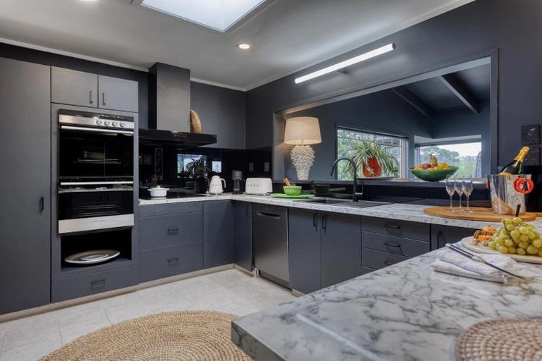 Photo of property in 33 Elliot Street, Riverhead, 0820