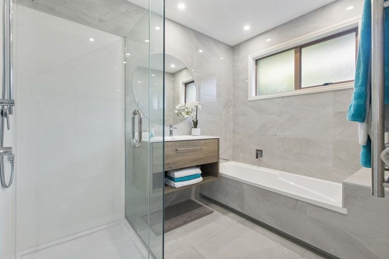 Photo of property in 8 Hamish Place, Sunnyhills, Auckland, 2010