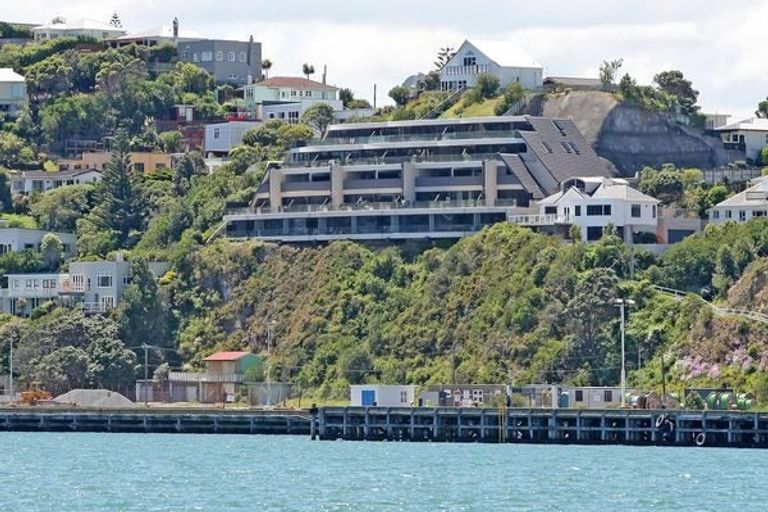 Photo of property in Shelley Bay Terraces, 3/61 Maupuia Road, Maupuia, Wellington, 6022