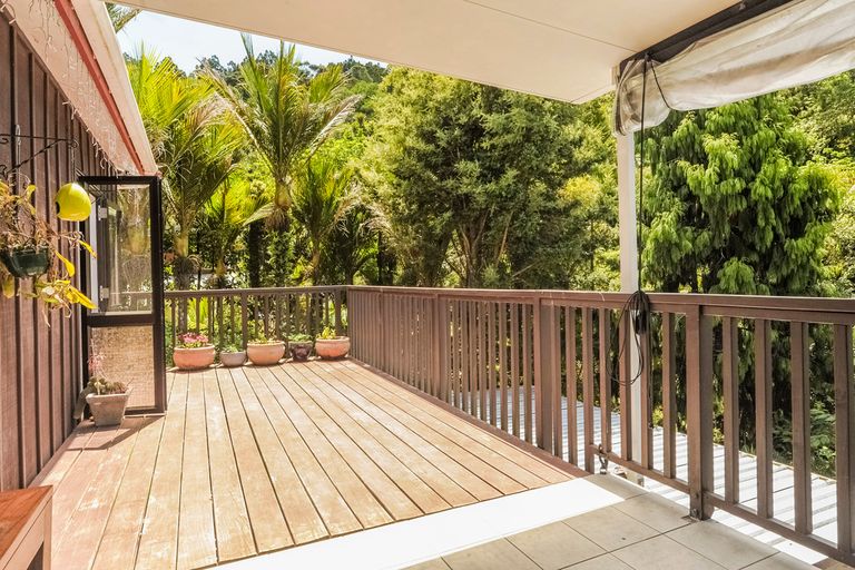 Photo of property in 54 Wood Bay Road, Titirangi, Auckland, 0604