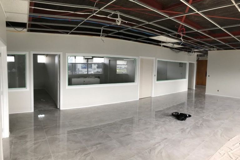 Photo of property in 40 Springs Road, Hornby, Christchurch, 8042