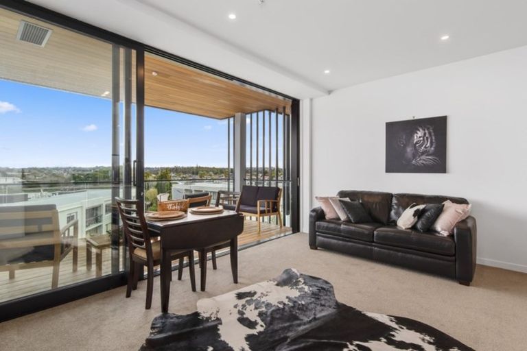Photo of property in 304/8b Lake Pupuke Drive, Takapuna, Auckland, 0622