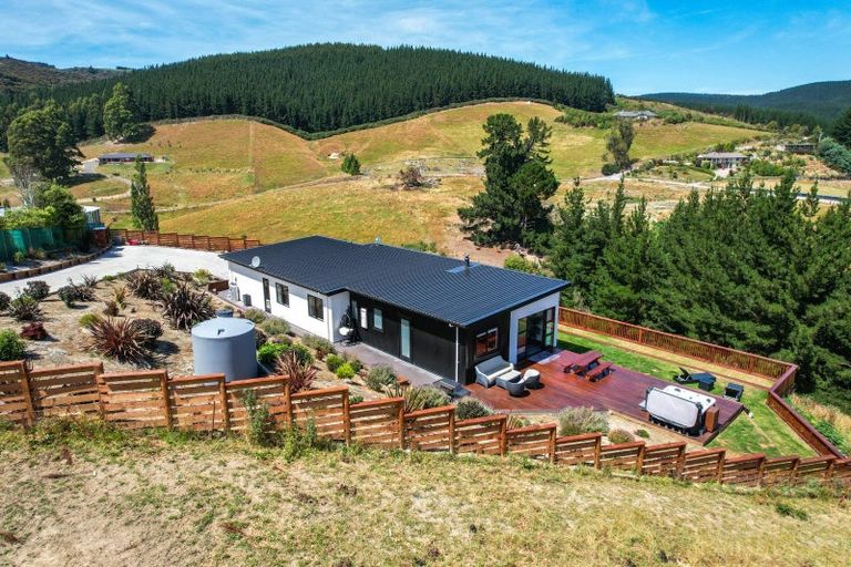 Photo of property in 17 Kingsgate Lane, Waihola, Milton, 9073