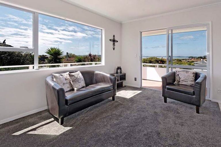 Photo of property in 7 Soling Place, West Harbour, Auckland, 0618