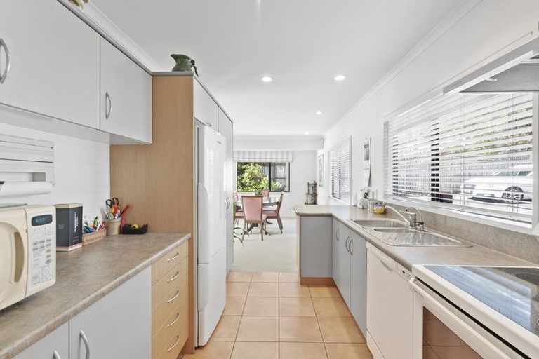 Photo of property in 2/94a Coronation Road, Hillcrest, Auckland, 0627