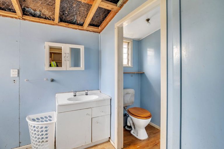 Photo of property in 2 Waitai Street, Castlecliff, Whanganui, 4501