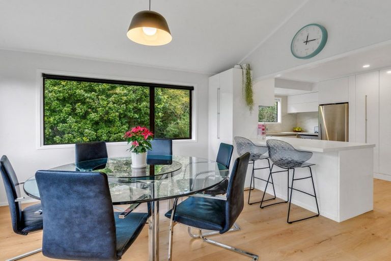 Photo of property in 21 Lastel Place, Shelly Park, Auckland, 2014
