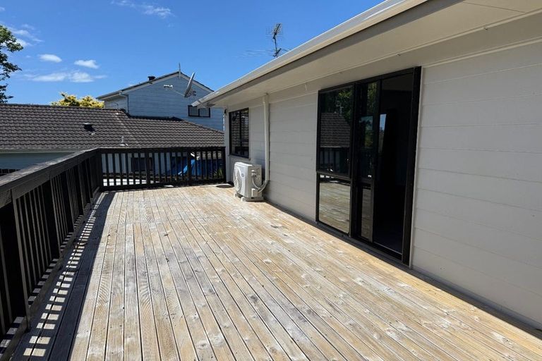 Photo of property in 8 Landow Place, Henderson, Auckland, 0612