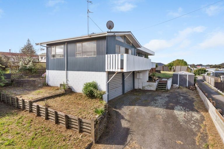 Photo of property in 62 Toi Street, Otaki Beach, Otaki, 5512