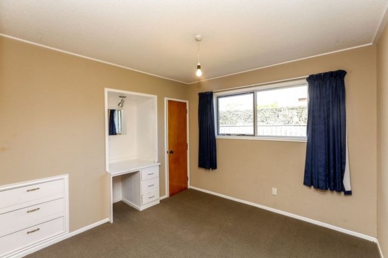 Photo of property in 17 Linda Street, Oakura, 4314