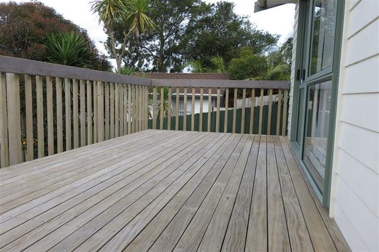 Photo of property in 10 Aldern Road, Massey, Auckland, 0614