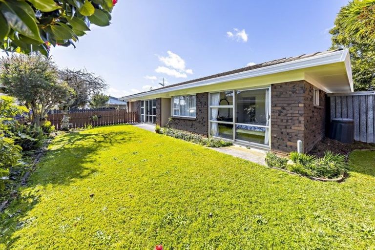 Photo of property in 2/8 Parera Place, Papatoetoe, Auckland, 2025