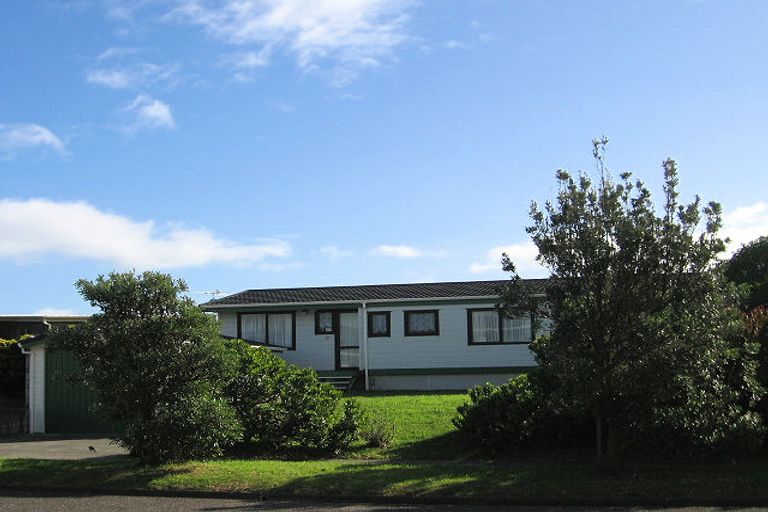 Photo of property in 25 Oratia Street, Waikanae Beach, Waikanae, 5036