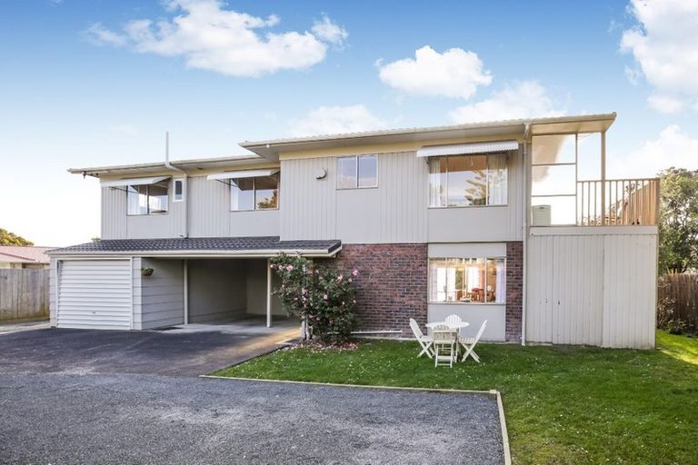 Photo of property in 194a Te Atatu Road, Te Atatu South, Auckland, 0610