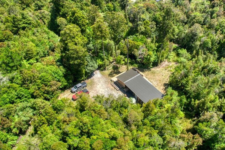 Photo of property in 215 Clifton Road, Kaiata, Greymouth, 7805