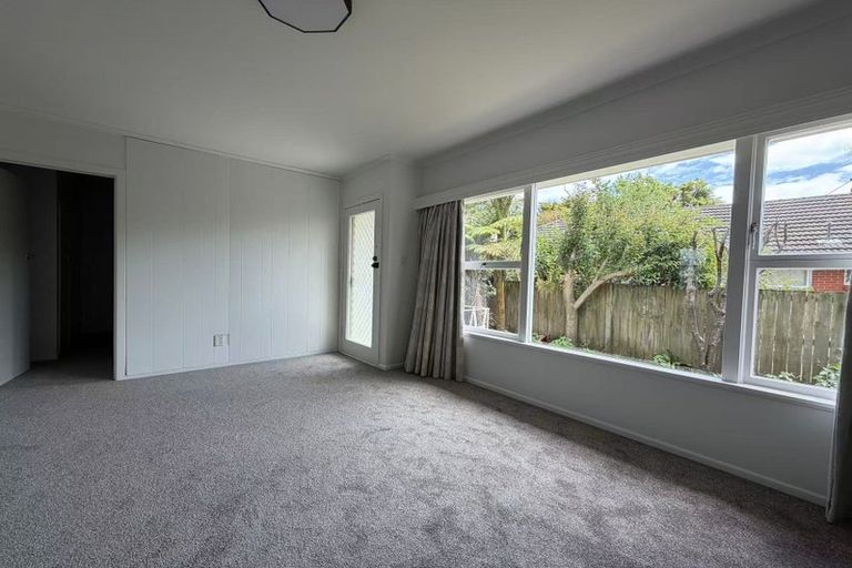 Photo of property in 1/18 Evelyn Place, Hillcrest, Auckland, 0627